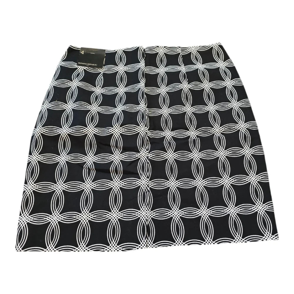 Banana Republic strikes sophisticated